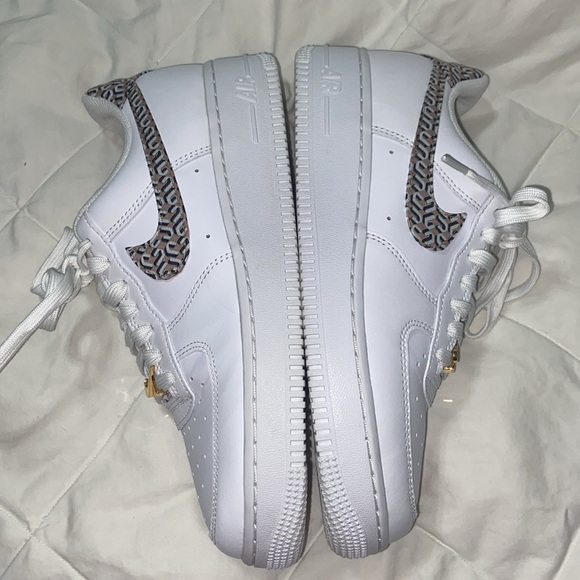 Like new Nike Air Force 1 Low United in Victory White - Picture 13 of 16